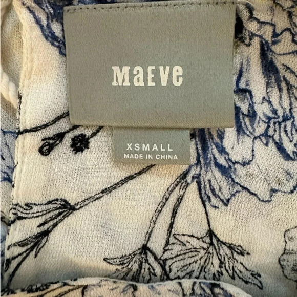 Maeve by Anthropologie White w blue floral print Crocheted boho Top Size ES - Picture 6 of 7